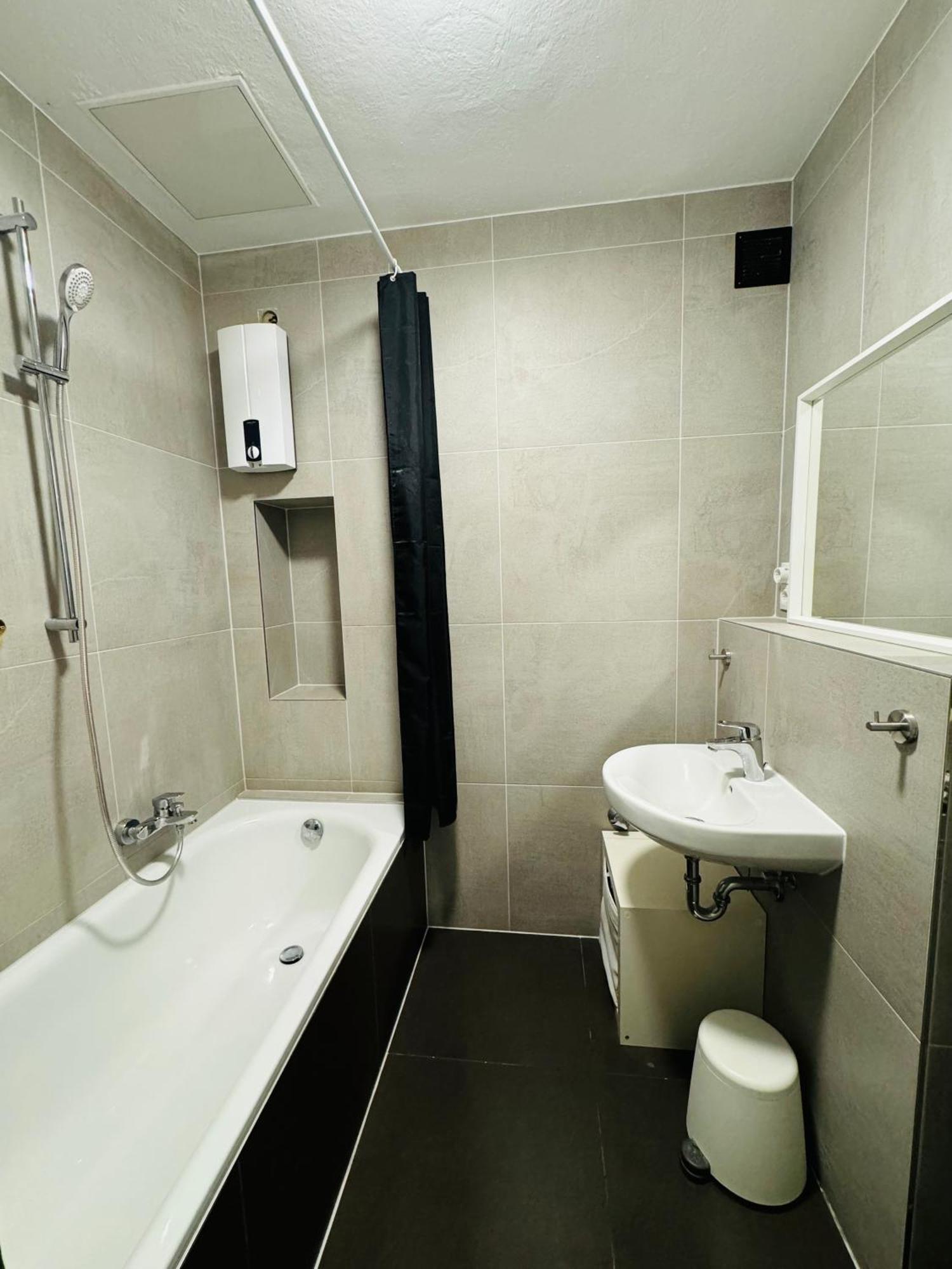 Zentrale Wohnung Mit Balkon Coblenza Exterior foto